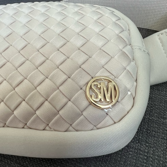 NWT STEVE MADDEN FANNY PACK BAG ON BELT - Picture 2 of 5